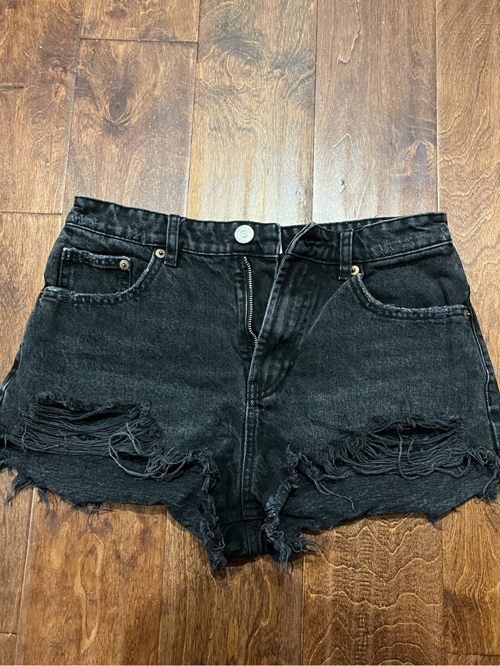 Zara Black Distressed Denim Jean Shorts. E16